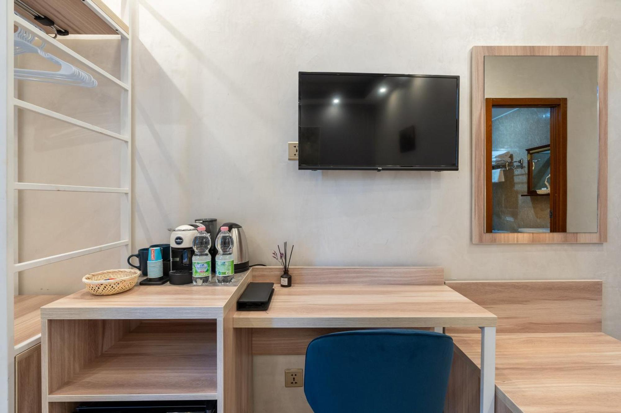 Bed and breakfast Drago D'oro - Accross From Metro Vittorio Emanuele